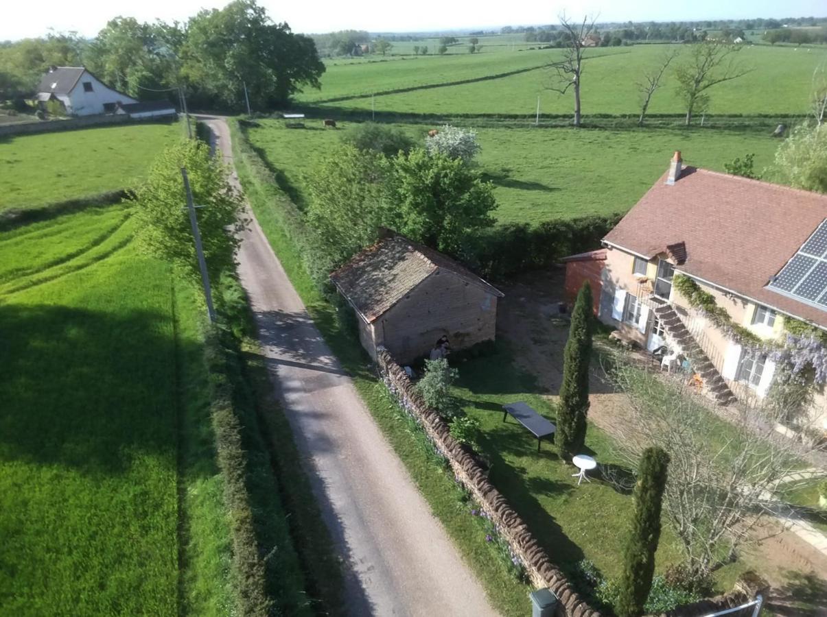 Le Charbonnet Bed & Breakfast Anzy-le-Duc Exterior photo